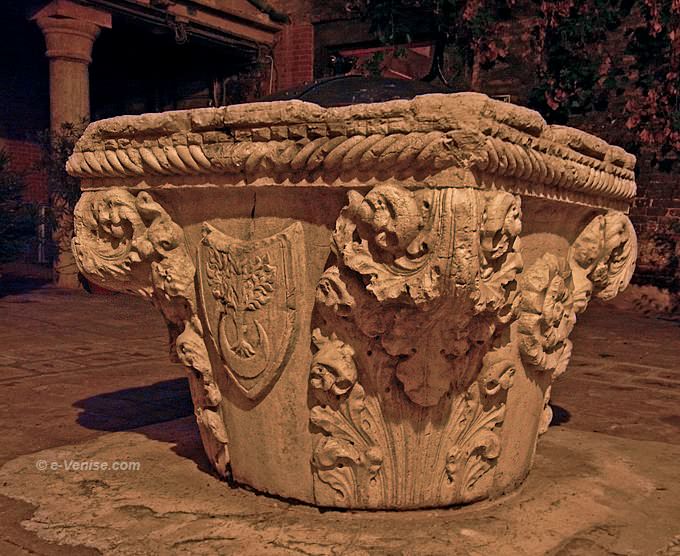 puits corte Petriana Venise