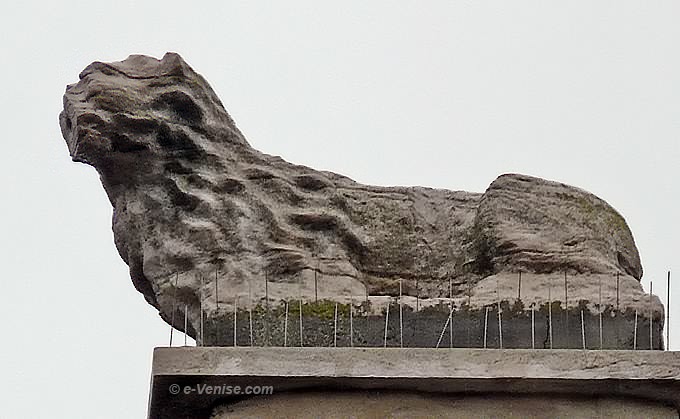 lion via garibaldi en pierre d'istrie à venise