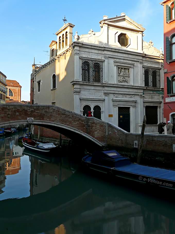 Scuola Dalmata Santi Giorgio e Trifone ou Scuola des Dalmates et des Saints Georges et Trifon également appelée Scuola di San Giorgio degli Schiavoni à Venise
