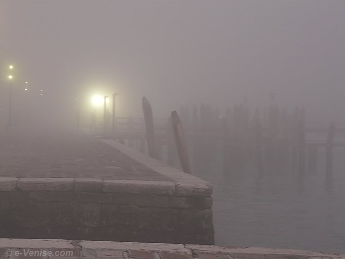 riva degli schiavoni Venise brouillard