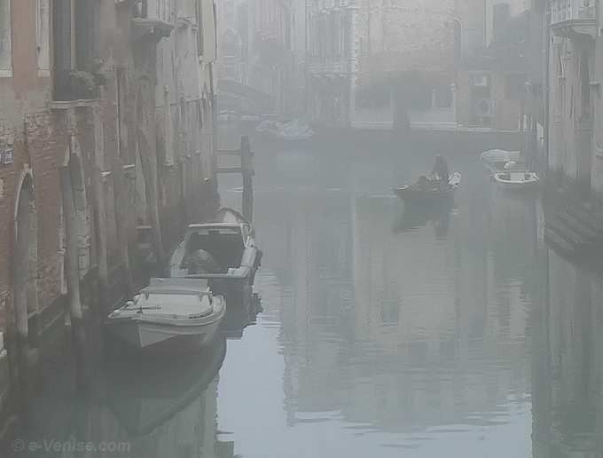 brouillard rio de Santa Marina à Venise
