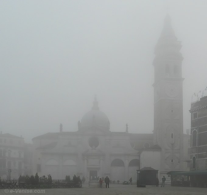 brouillard campo Santa Maria Formosa à Venise