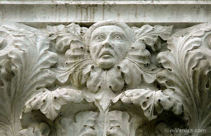 chapiteau sculpté du Palais des Doges à Venise gallerie supérieure du Palais Ducal