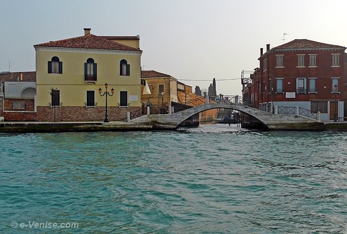 île de la Giudecca, le pont et le rio della Croce avec au fond le jardin de Frederic Eden