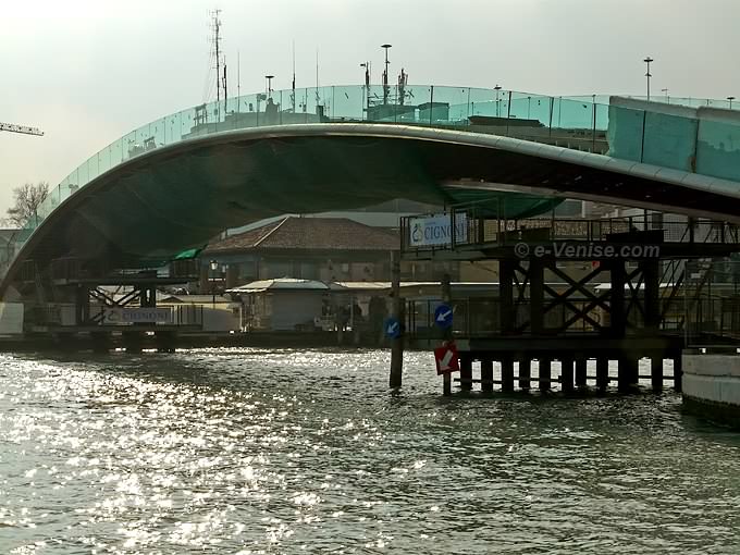 pont Calatrava, le quatrième pont sur le Grand Canal à Venise
