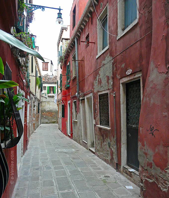 La calle Gritti dans le Castello à Venise