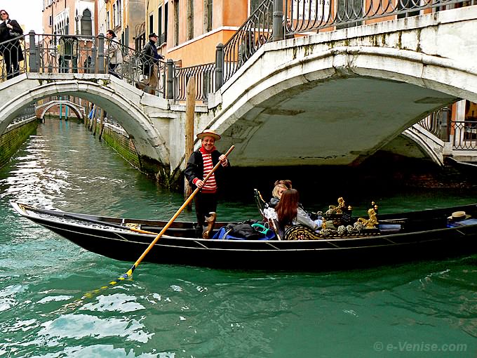 sandolo willy gondolier rio de san provolo