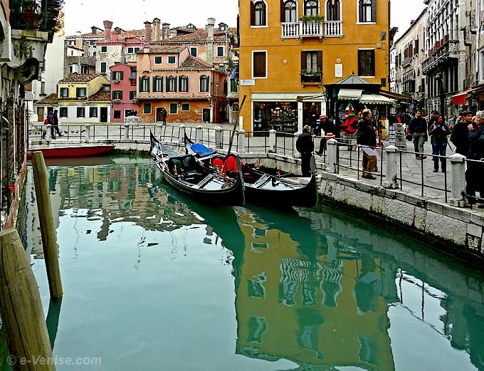 gondoles rio de la Madalena à Venise