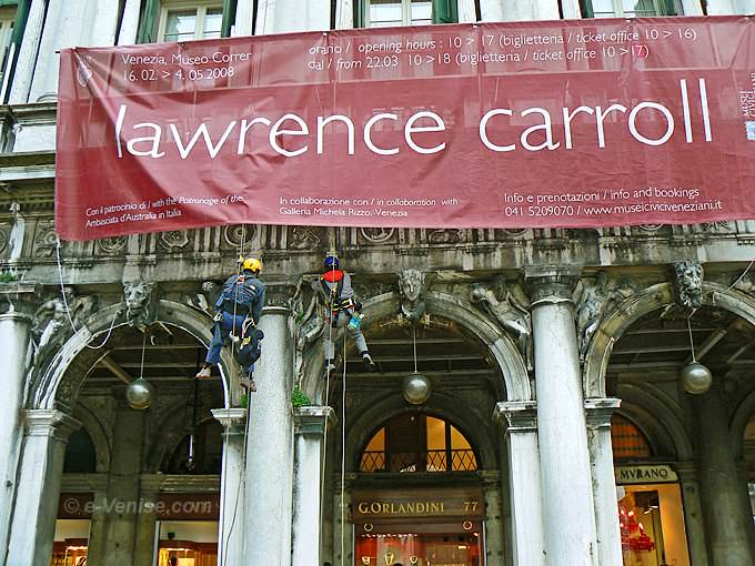 les jardiniers alpinistes de la Place Saint Marc sur les Procuraties nuove à Venise
