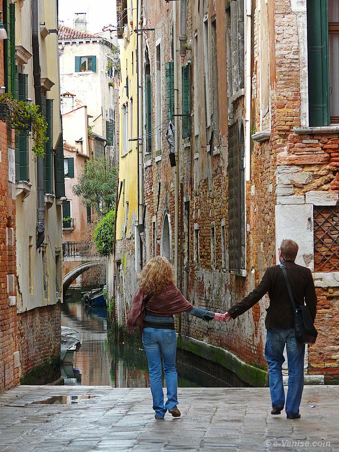 rio de la Pergola dans le sestiere de Santa Croce à Venise