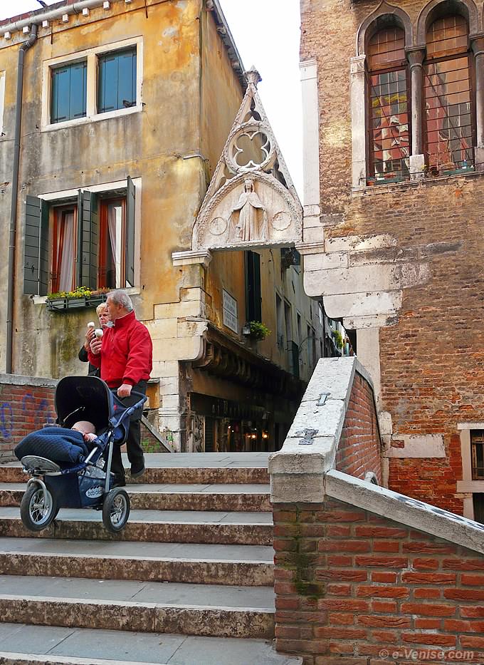 pont del Paradiso à Venise dans le Castello 