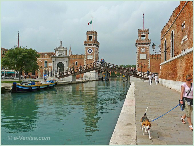 le rio et les entrées de l'Arsenal de Venise