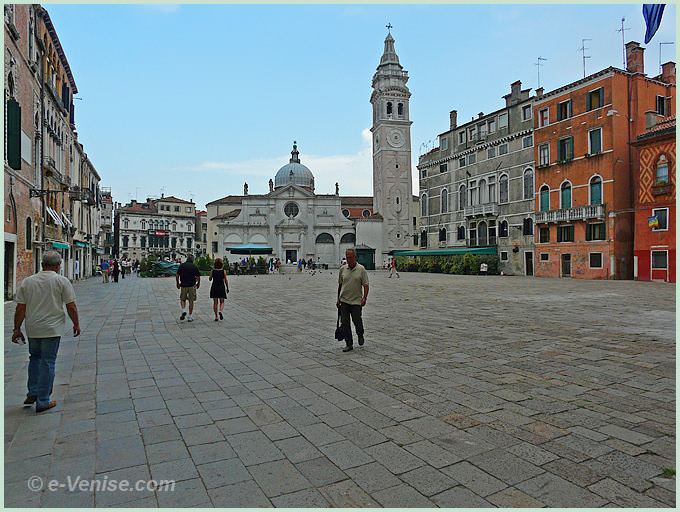 Campo, église et campanile de Santa Maria Formosa dans le Castello à Venise