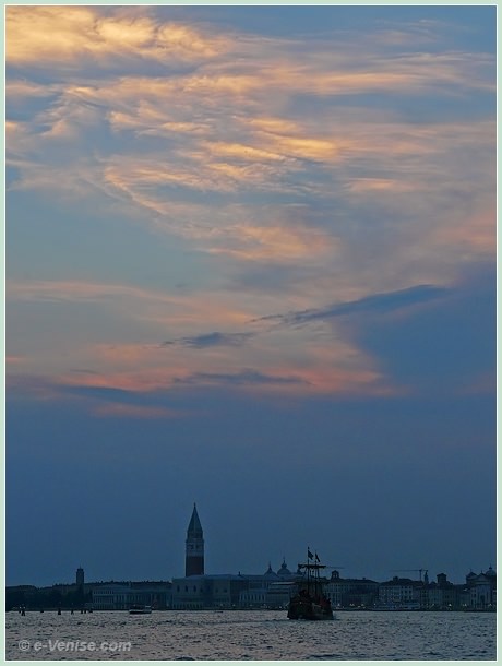 coucher de soleil à Venise sur le bassin de Saint Marc
