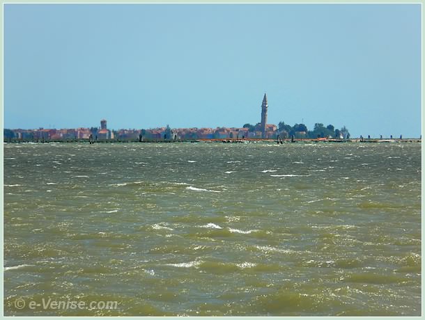 L'île de Burano un jour de Bora
