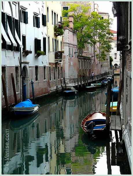 Le rio de la Tetta, dans le sestiere de Castello à Venise, avec la fondamenta de San Giovanni Laterano