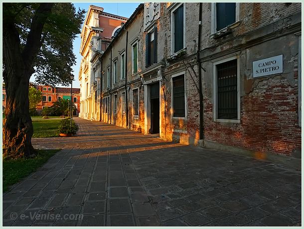 le Campo San Pietro et l'église San Pietro du Castello ou San Piero à Venise