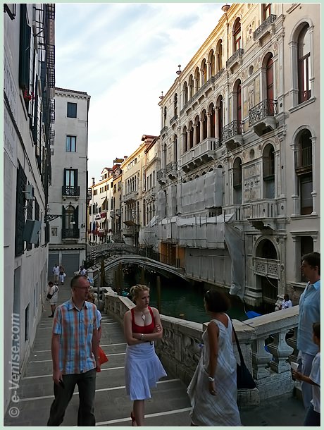 Palazzo Trevisan-Cappello sur le rio de Palazzo o de Canonica dans le Castello à Venise
