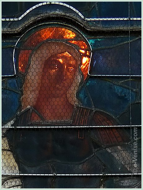 Vitrail de l'église dei Santi Giovanni e Paolo dans le sestiere du Castello à Venise