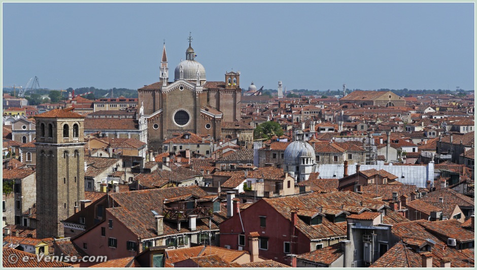 Venise vue du ciel depuis le Campanile dei Santi Apostoli