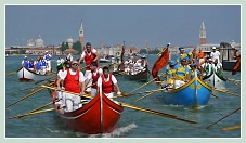 Le cortège des bateaux lors de la fête de la Sensa 2011 à Venise.