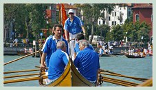 Le cortège des bateaux lors de la fête de la Sensa 2011 à Venise.