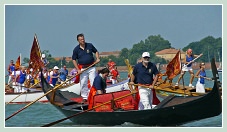 Le cortège des bateaux lors de la fête de la Sensa 2011 à Venise.