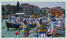 Le cortège des bateaux lors de la fête de la Sensa 2011 à Venise.