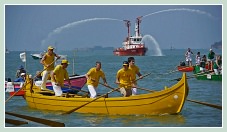 Le cortège des bateaux lors de la fête de la Sensa 2011 à Venise.