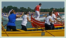 Le cortège des bateaux lors de la fête de la Sensa 2011 à Venise.