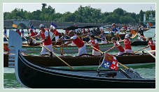 Le cortège des bateaux lors de la fête de la Sensa 2011 à Venise.