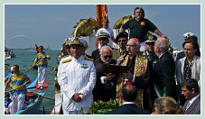 La bénédiction du Cardinal, lors de la fête de la Sensa 2011 à Venise.