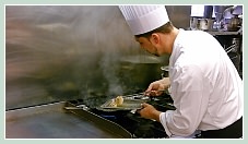 Recette des Noix de Saint-Jacques et Cèpes en Cocotte dans un nid de feuilles de châtaigner