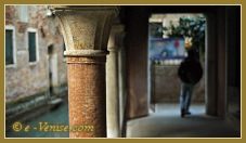 Le Sotoportego San Cristoforo, dans le sestier de Saint Marc à Venise.