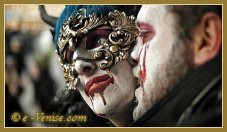 Masques et Costumes Place Saint Marc au Carnaval de Venise 2012