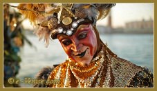 Photos Carnaval de Venise 2012 - la grâce en costumes et masques