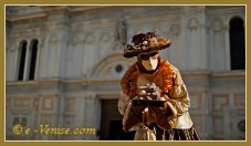 Masques et costumes du Carnaval de Venise 2012 le jour du mardi gras