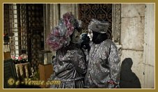 Masques et costumes du Carnaval de Venise 2012 le jour du mardi gras