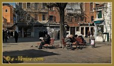 Le Campo dei Santi Apostoli, dans le sestier du Cannaregio à Venise.