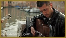 Antonio Lallai, sur la Fondamenta dei Ormesini, dans le sestier du Cannaregio à Venise.