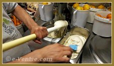 La glace aux pistaches de Bronte sur les pentes du mont Etna, à la gelateria Alaska à Venise.