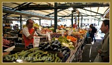 L'Erbaria, le marché aux fruits et légumes du Rialto à Venise.