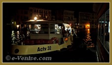 L'arrêt du Vaporetto Rialto Mercato à Venise.