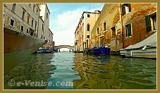 Le pont Donà sur le rio dei Gesuiti, dans le Sestier du Cannaregio à Venise.