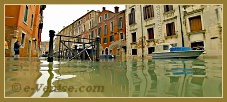 Acqua Alta Venise 1er Nov. 2012 : Le rio et la Fondamenta San Severo, impossible à distinguer l'un de l'autre ! Dans le Sestier du Castello à Venise.