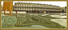 Acqua Alta Venise 1er Nov. 2012 : Le lac devant les  Procuratie Nove sur la Piazza San Marco, dans le Sestier de Saint Marc à Venise.