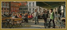 Vendredi 2 novembre, un jour après l'acqua alta exceptionnelle, aucune trace : Au soleil sur le Campo Santa Maria Formosa, dans le Sestier du Castello à Venise.