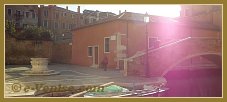 Le Campo, le puits et le pont San Boldo, dans le Sestier de San Polo à Venise.