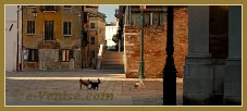 Le Campo San Giacomo da l'Orio et le pont Ruga Bella, dans le Sestier de Santa Croce à Venise.