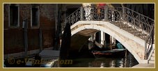 Le pont del Savio, sur le rio de San Zan Degola, dans le Sestier de Santa Croce à Venise.